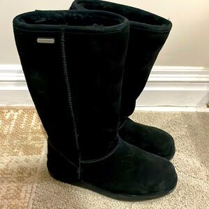 Black Tall Emu Sheepskin Boots size 7
